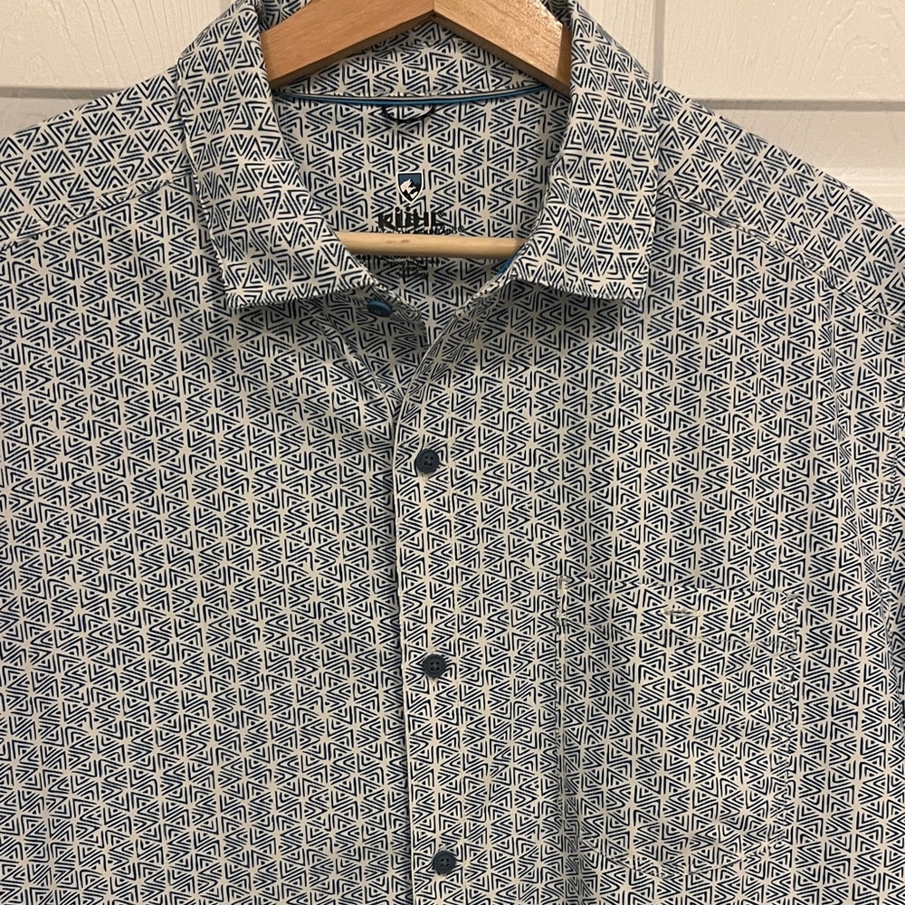 Kuhl Men's Blue and White Patterned Shirt